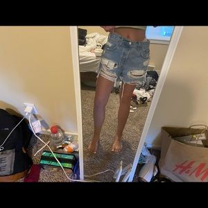 Levi High rise shorts